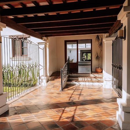 Hotel Torrontes San Lorenzo  Exterior photo